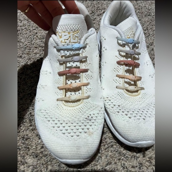 Women’s limited edition APL white running shoes - Picture 3 of 3